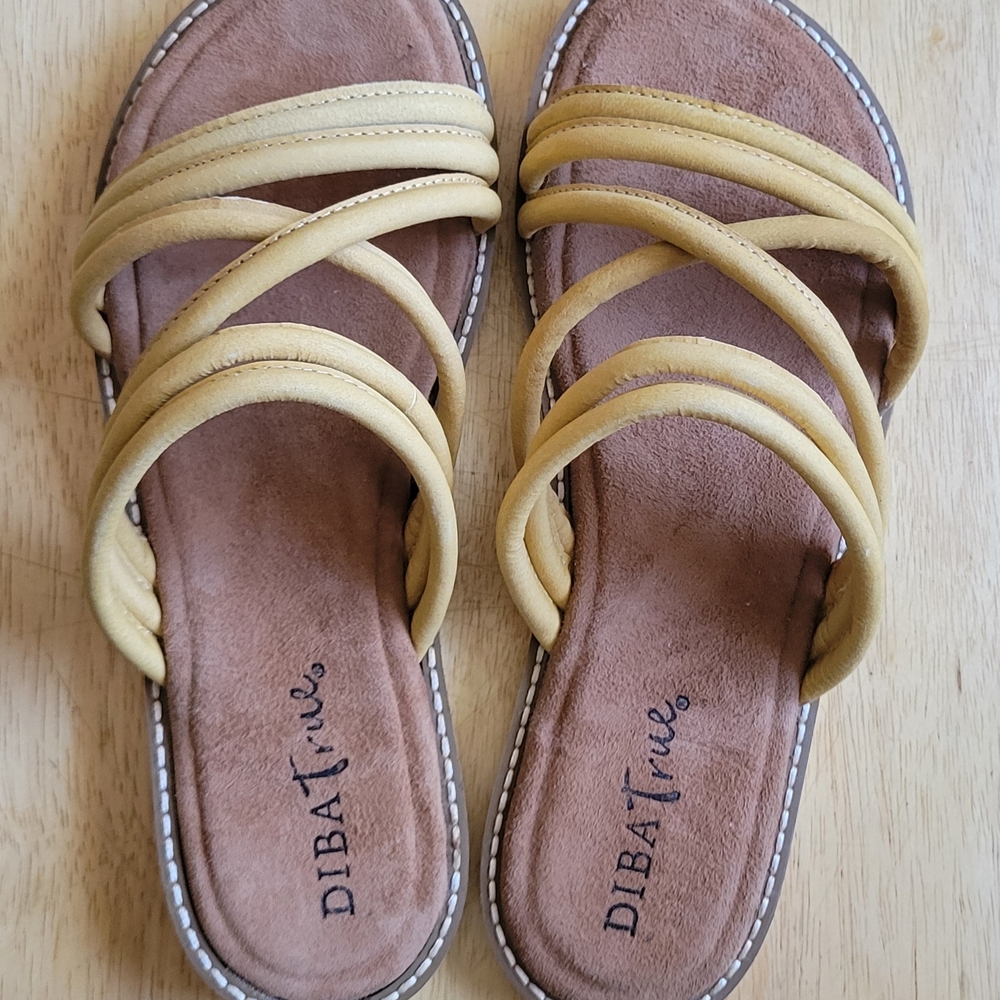 🍍 Women's Mustard Strappy Sandals - Picture 2 of 8